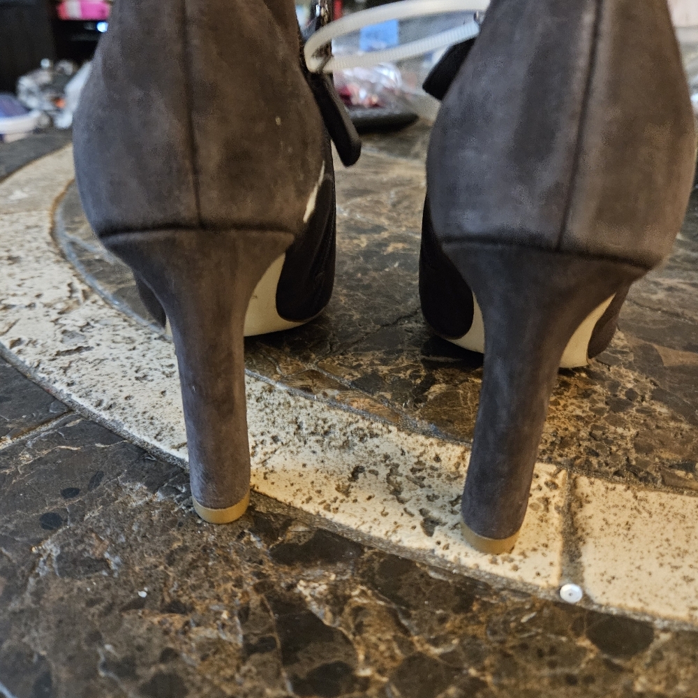 Cole Haan Vestry Pointed Toe Bootie in Dark Chocolate Suede Sz 5 MSRP $159 - Picture 5 of 9